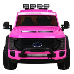 Ford Super Duty różowy