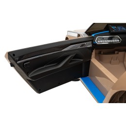 BMW i4 Złoty